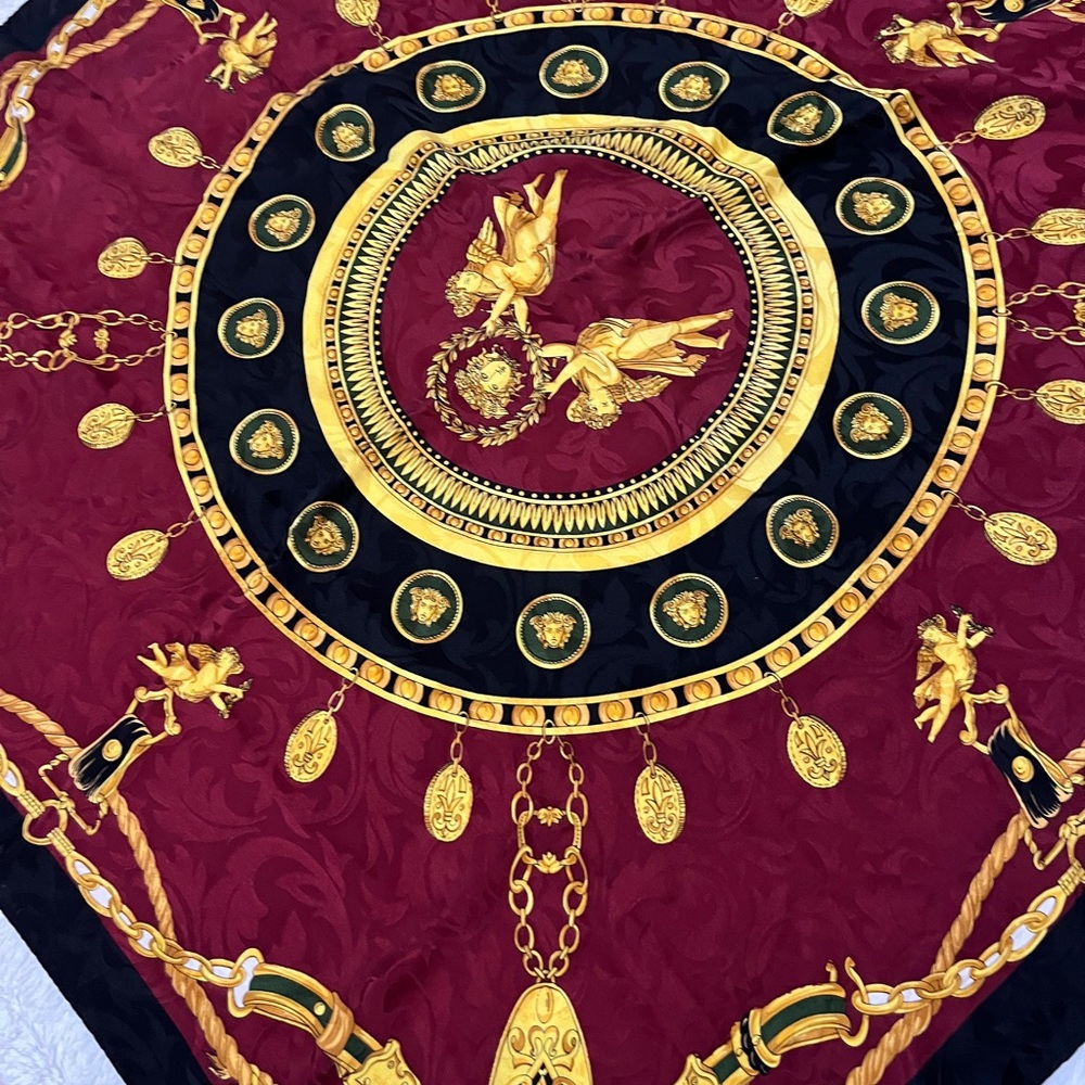Giorgio Sermoneta 100% Italian silk scar Elegant Red and Gold Scarf 33” x 33” - Picture 5 of 12
